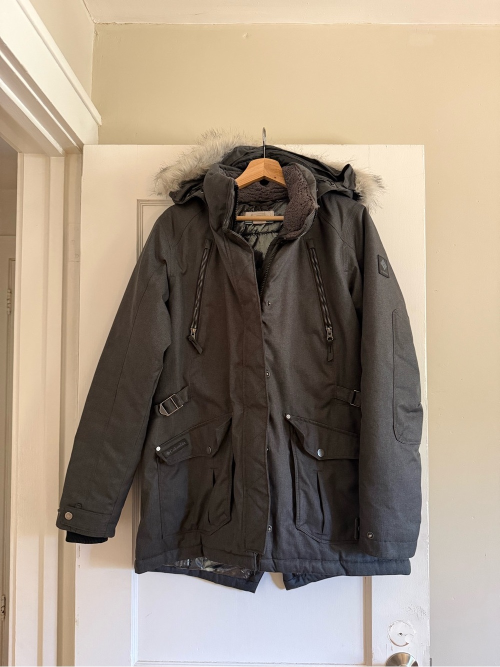 Women’s Columbia Gray Hooded Parka Jacket down winter coat L